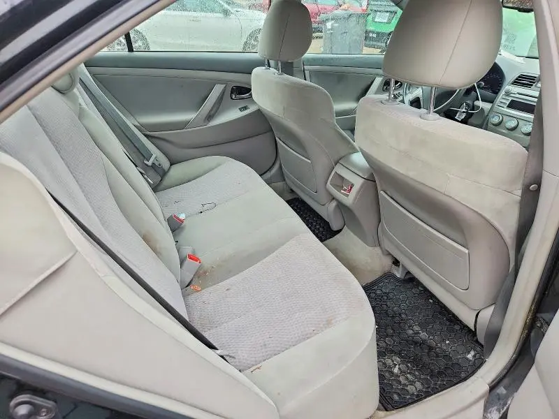 2011 TOYOTA CAMRY LE V6  