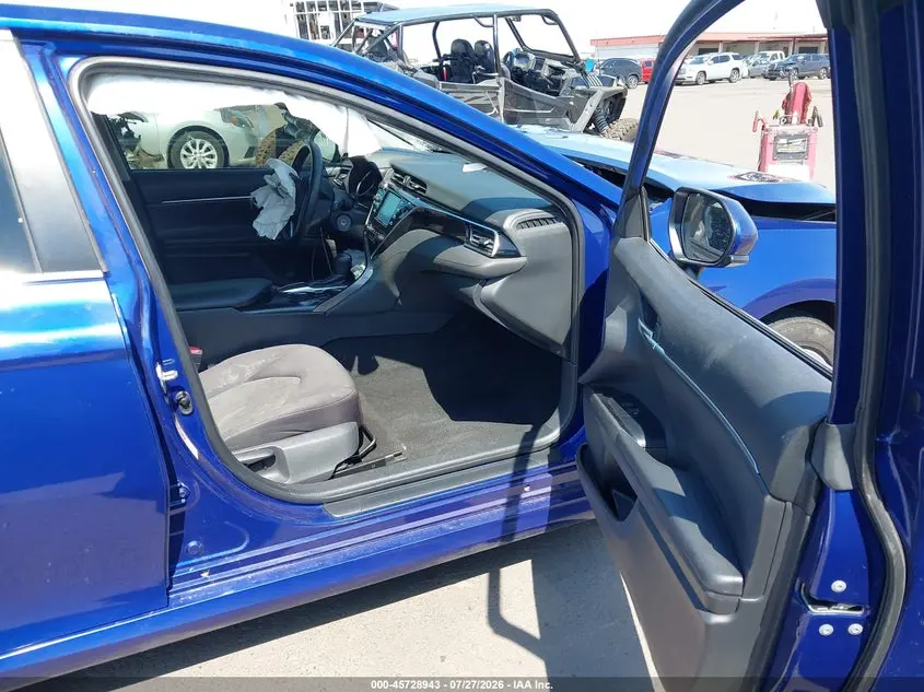 2018 TOYOTA CAMRY LE