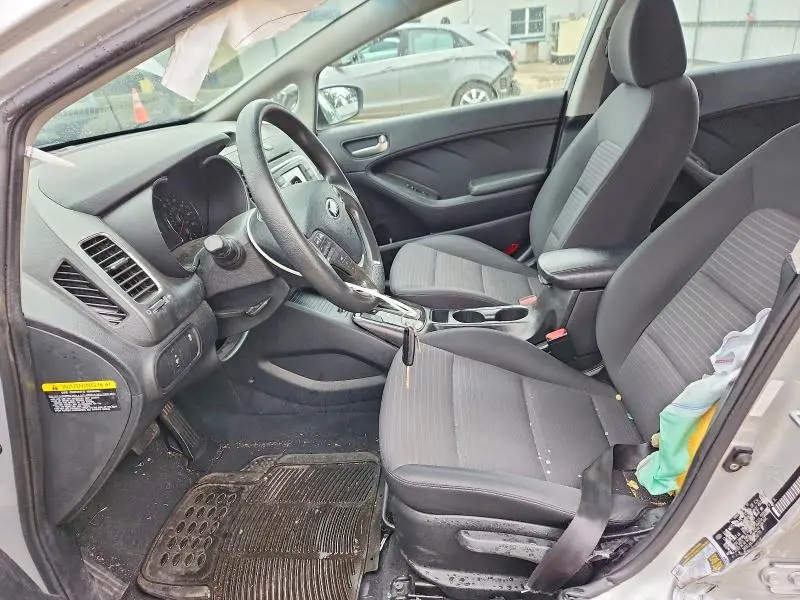 2017 KIA FORTE LX  