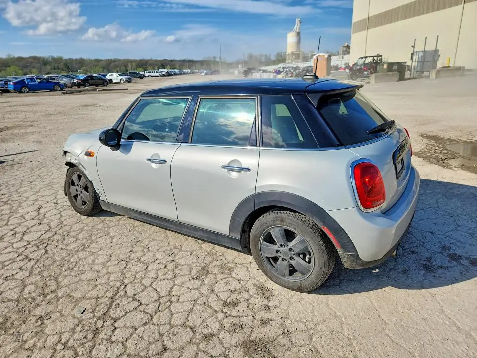 2017 MINI COOPER   