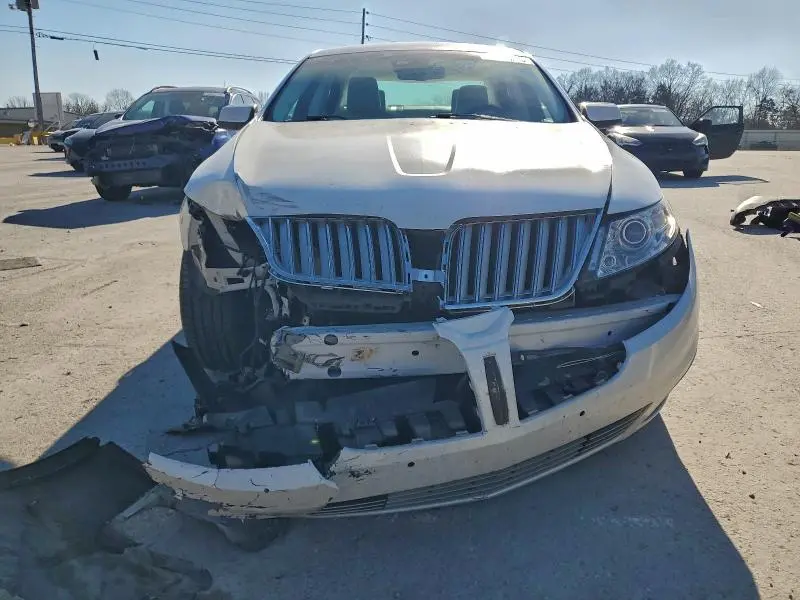 2011 LINCOLN MKS   