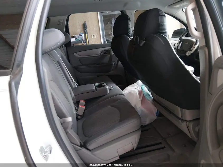 2016 CHEVROLET TRAVERSE LS