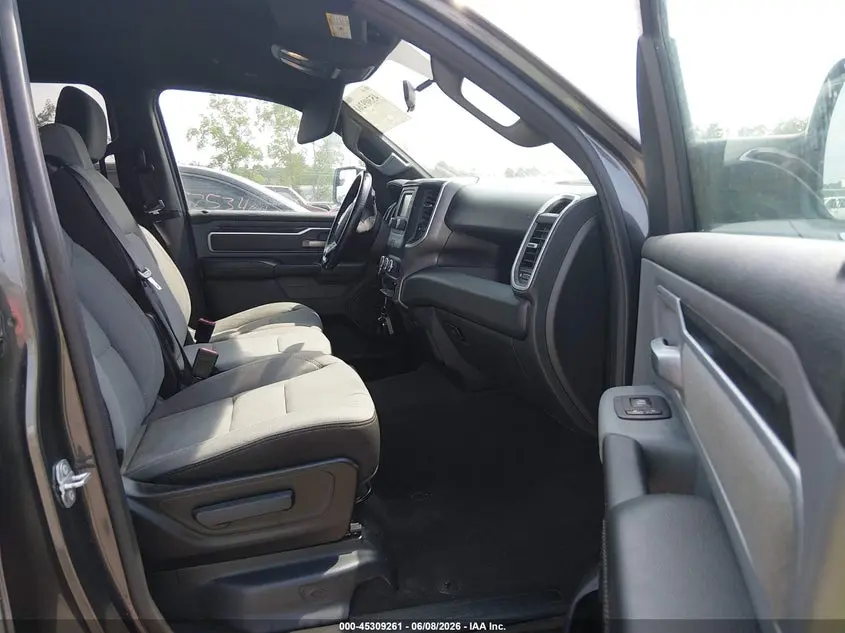 2022 RAM 1500 BIG HORN  4X4 6'4 BOX