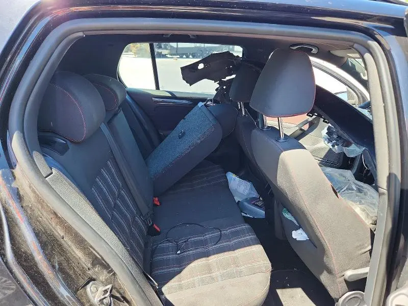 2011 VOLKSWAGEN GTI   