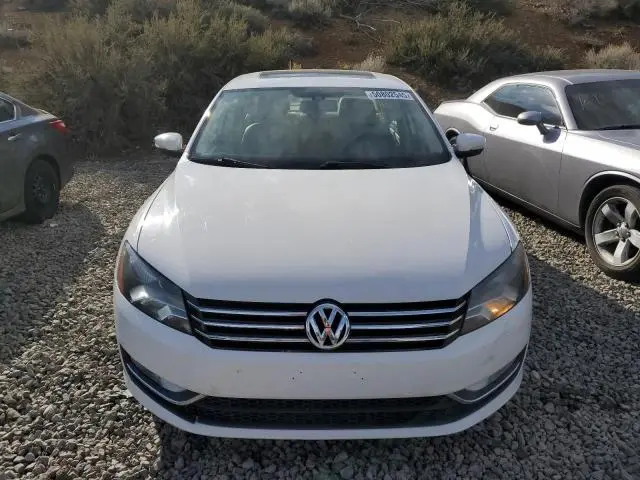 2015 VOLKSWAGEN PASSAT SE  