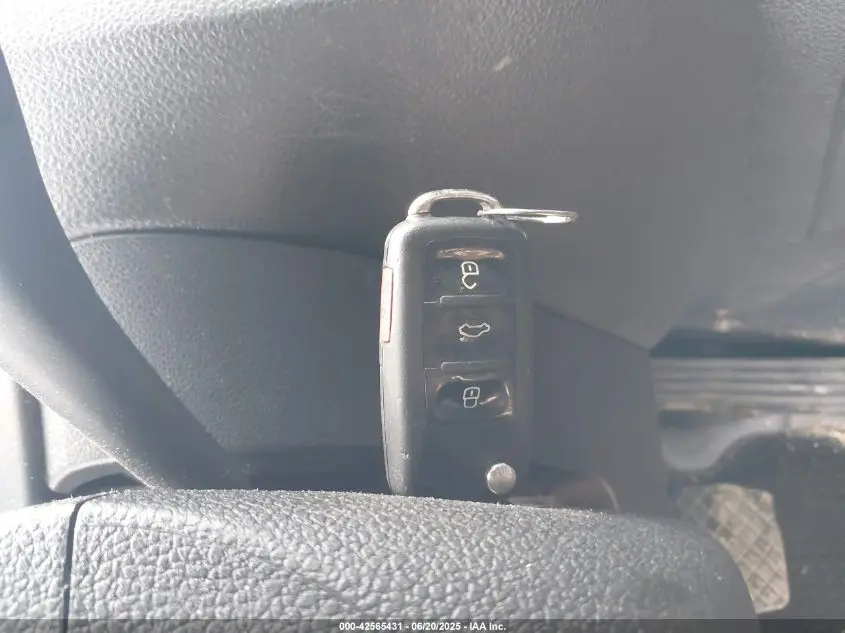 2011 VOLKSWAGEN JETTA 2.5L SE