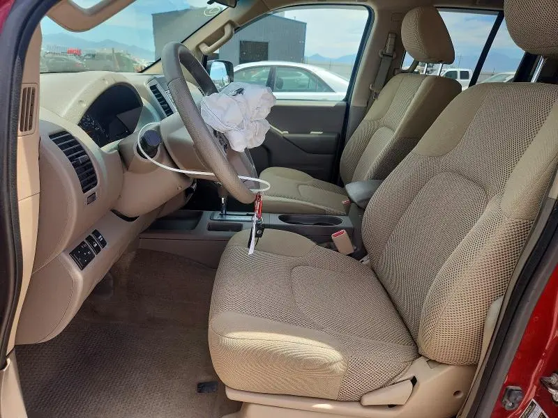 2016 NISSAN FRONTIER SV  