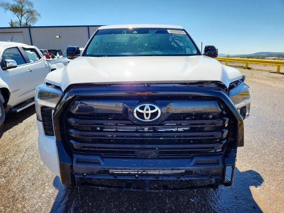 2023 TOYOTA TUNDRA SR  