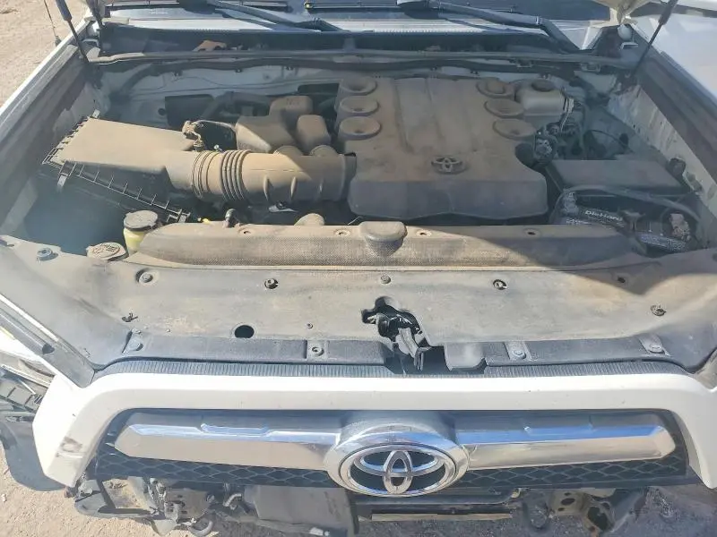 2011 TOYOTA 4RUNNER SR5  