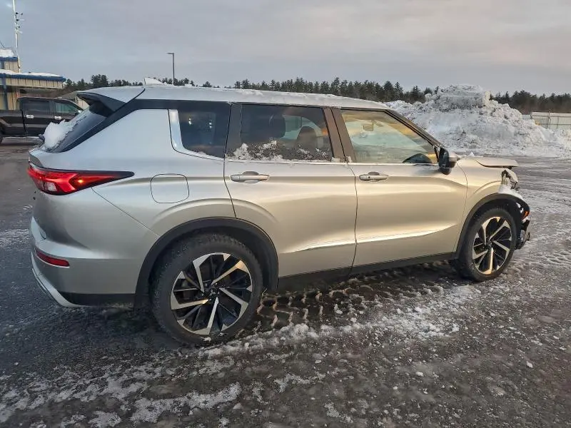 2022 MITSUBISHI OUTLANDER SE  