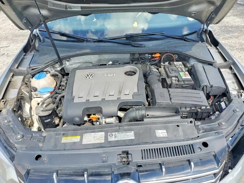 2014 VOLKSWAGEN PASSAT SE  