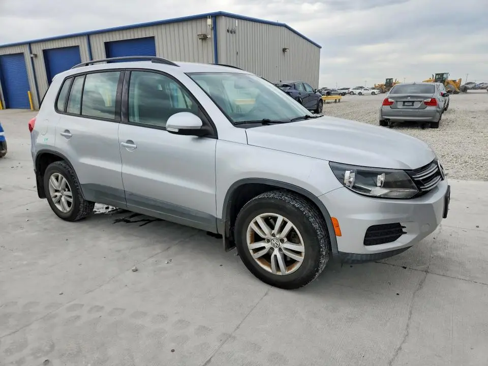2015 VOLKSWAGEN TIGUAN S  