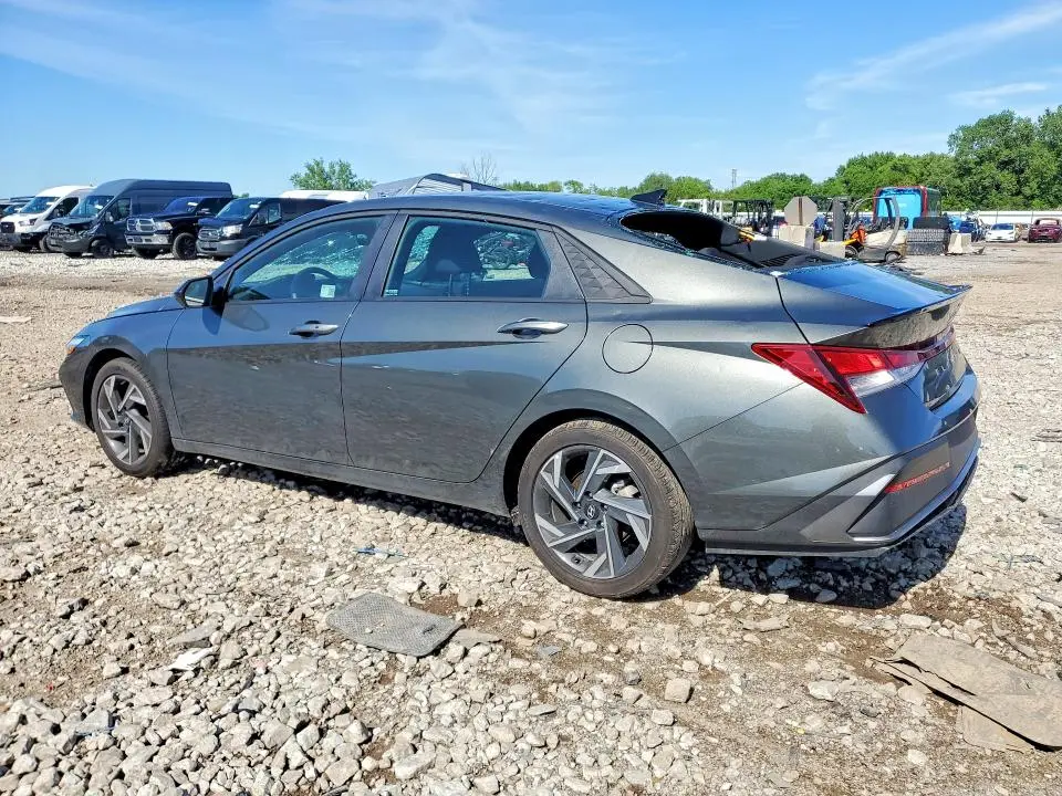 2025 HYUNDAI ELANTRA SEL SPORT  