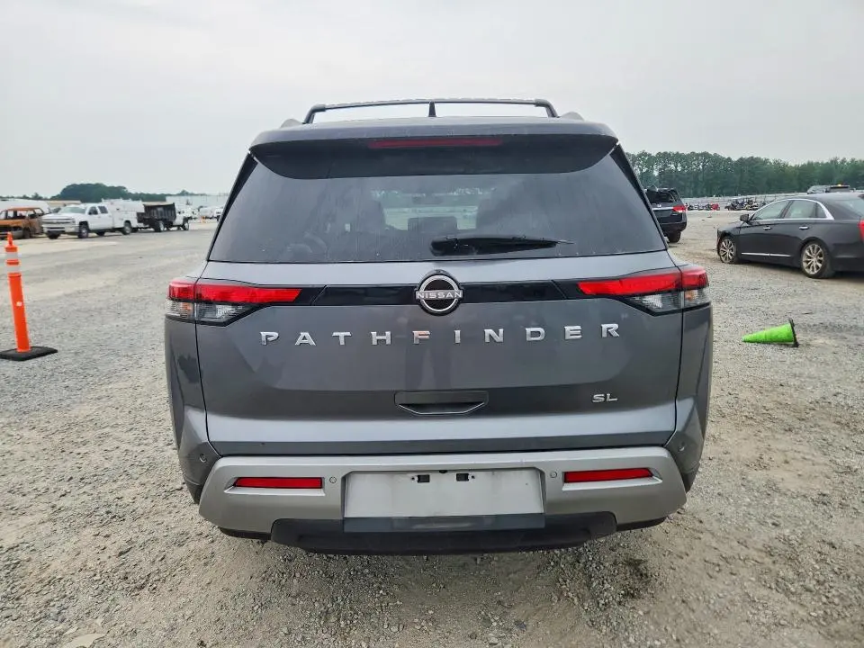 2023 NISSAN PATHFINDER SL  