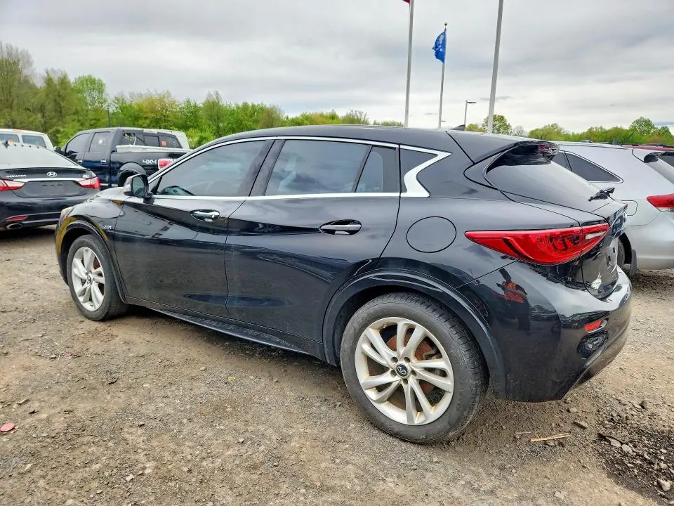 2018 INFINITI QX30 LUXURY  