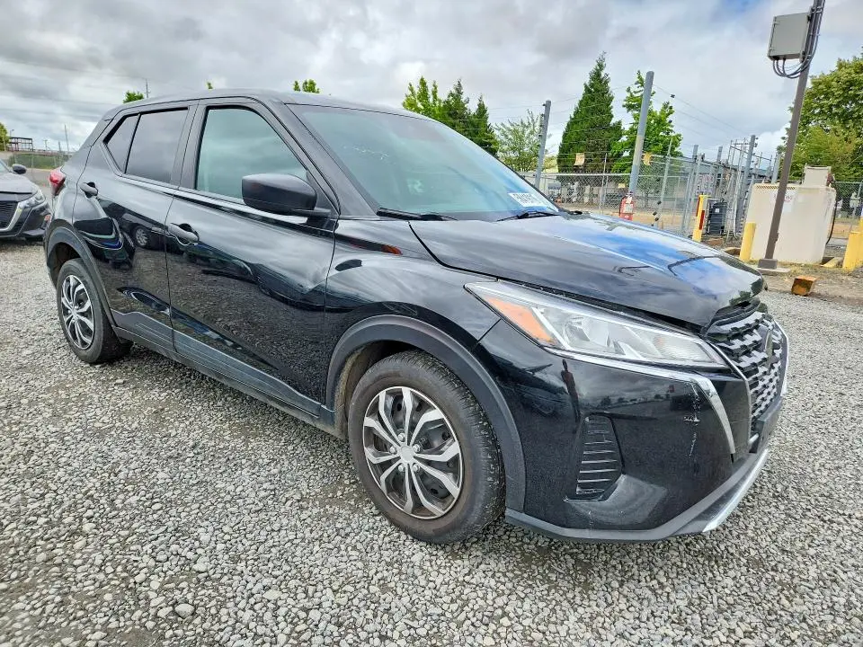 2021 NISSAN KICKS S  
