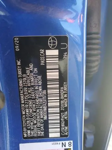 2020 TOYOTA C-HR XLE  