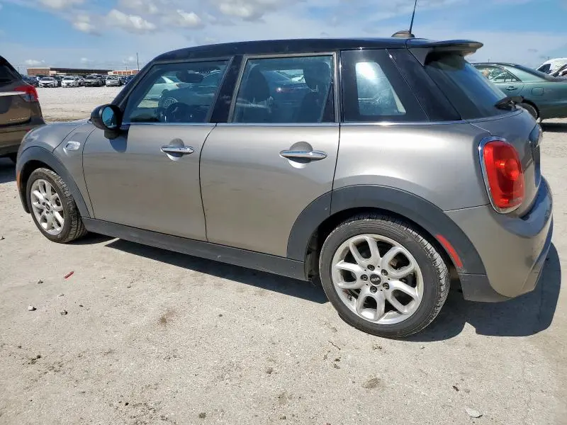 2018 MINI COOPER S  