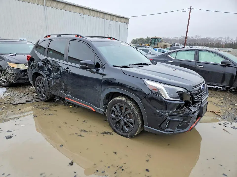 2023 SUBARU FORESTER SPORT  