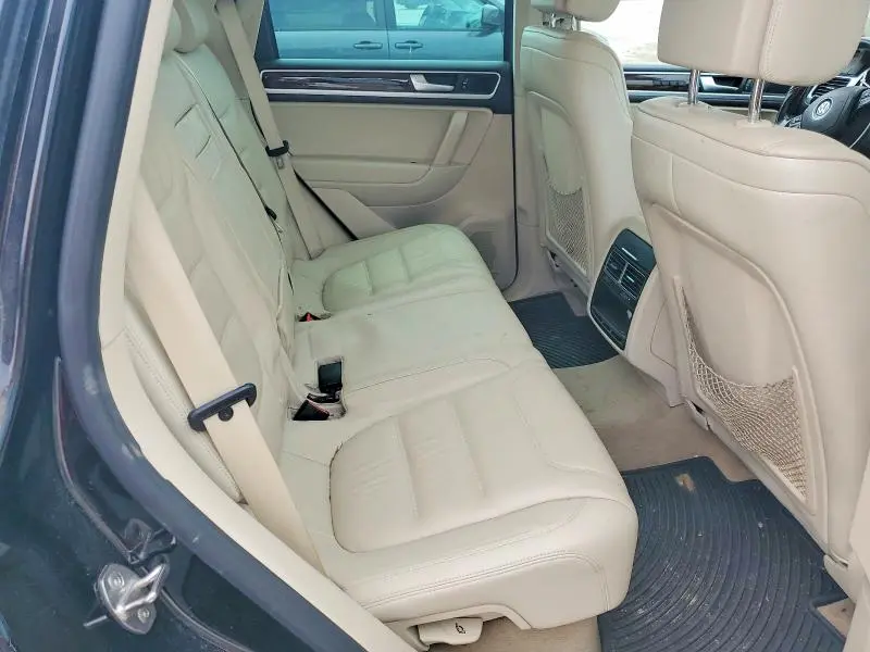 2014 VOLKSWAGEN TOUAREG V6  