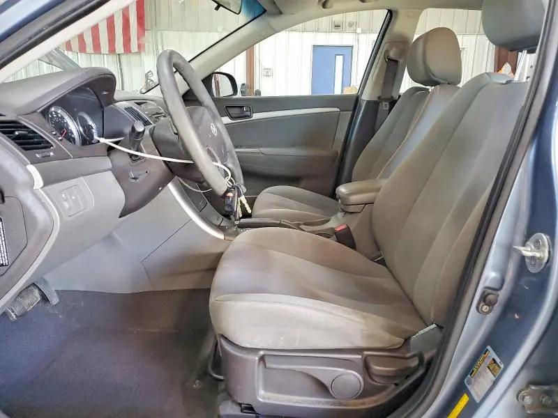2010 HYUNDAI SONATA GLS  