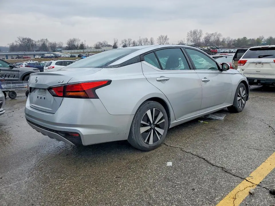 2021 NISSAN ALTIMA SV  