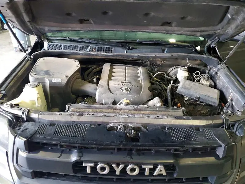 2015 TOYOTA TUNDRA CREWMAX SR5  