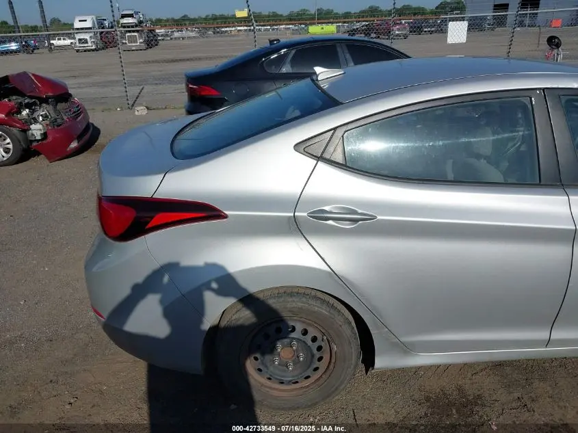 2016 HYUNDAI ELANTRA SE