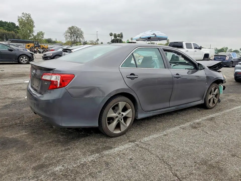 2013 TOYOTA CAMRY SE V6  