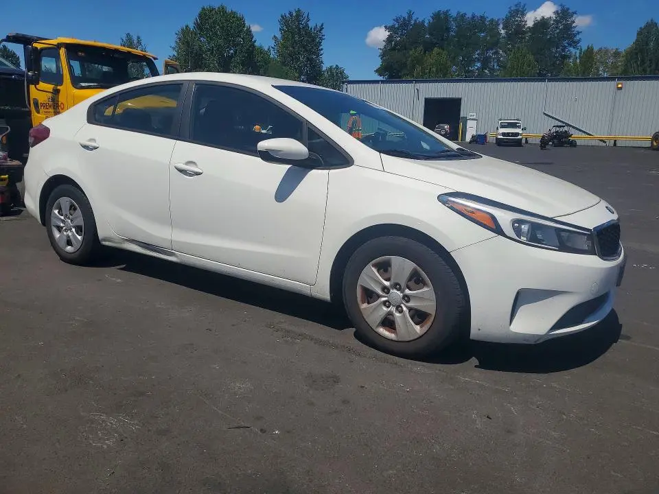 2018 KIA FORTE LX  