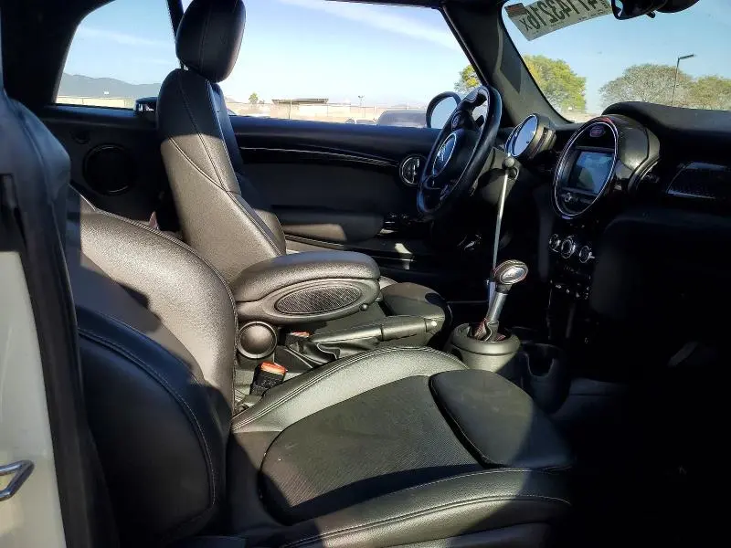 2019 MINI COOPER S  
