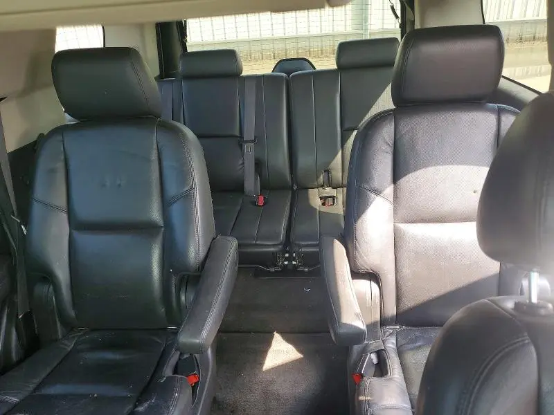 2011 CADILLAC ESCALADE LUXURY  