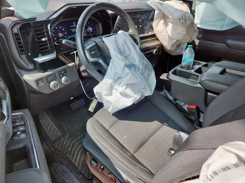 2023 CHEVROLET SILVERADO C1500 LT  