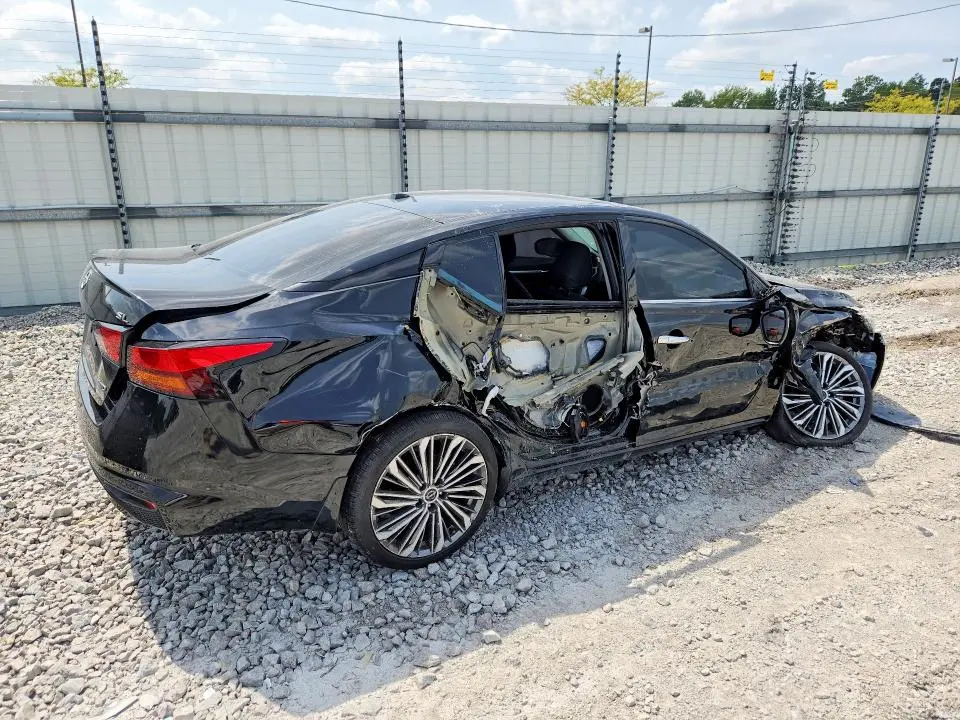 2025 NISSAN ALTIMA SL  