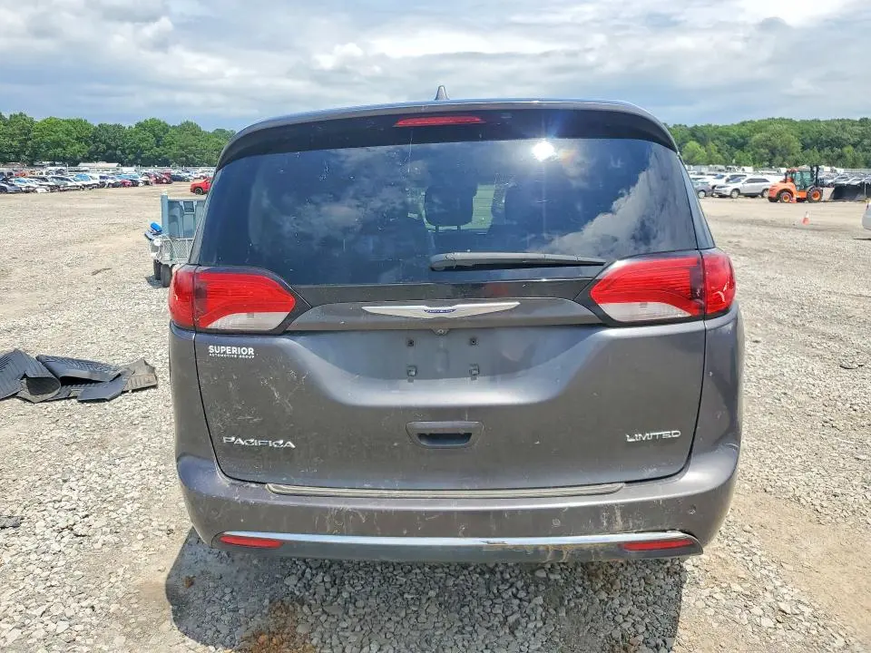 2019 CHRYSLER PACIFICA LIMITED  