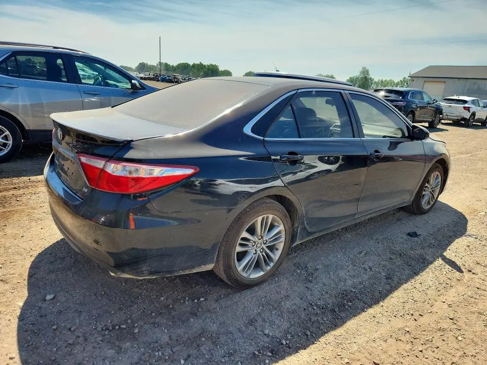 2015 TOYOTA CAMRY SE  