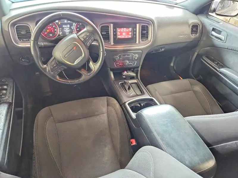 2017 DODGE CHARGER SE  