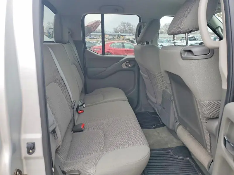 2014 NISSAN FRONTIER S  
