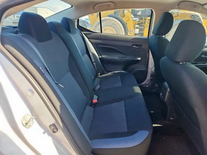 2023 NISSAN VERSA SV  