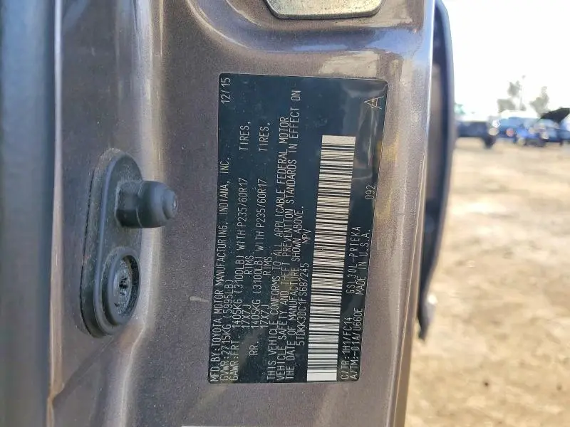 2015 TOYOTA SIENNA LE  