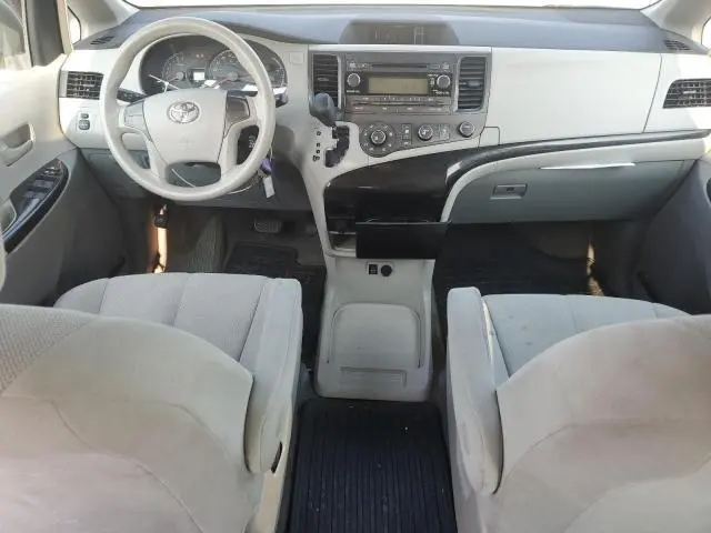 2013 TOYOTA SIENNA   