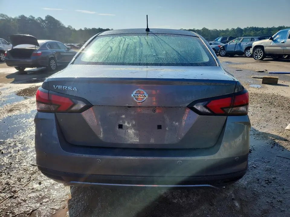 2021 NISSAN VERSA S  