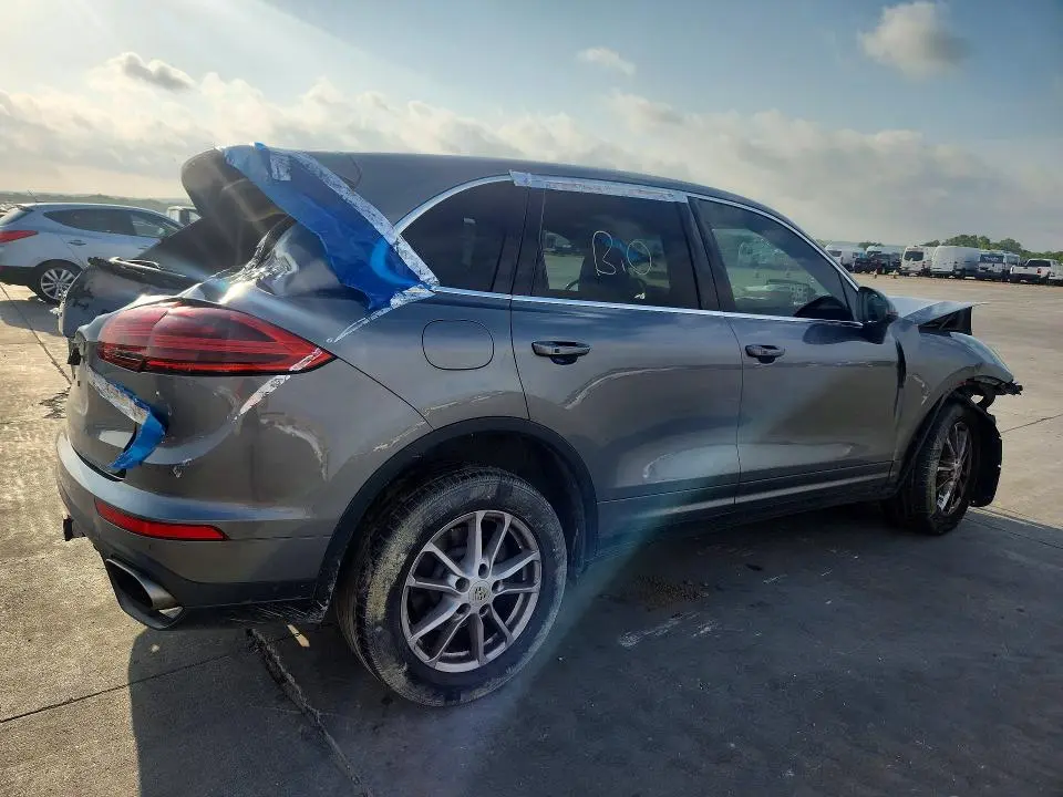 2016 PORSCHE CAYENNE   