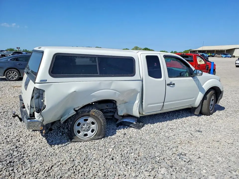 2015 NISSAN FRONTIER S  