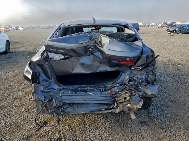 2022 NISSAN VERSA SV  