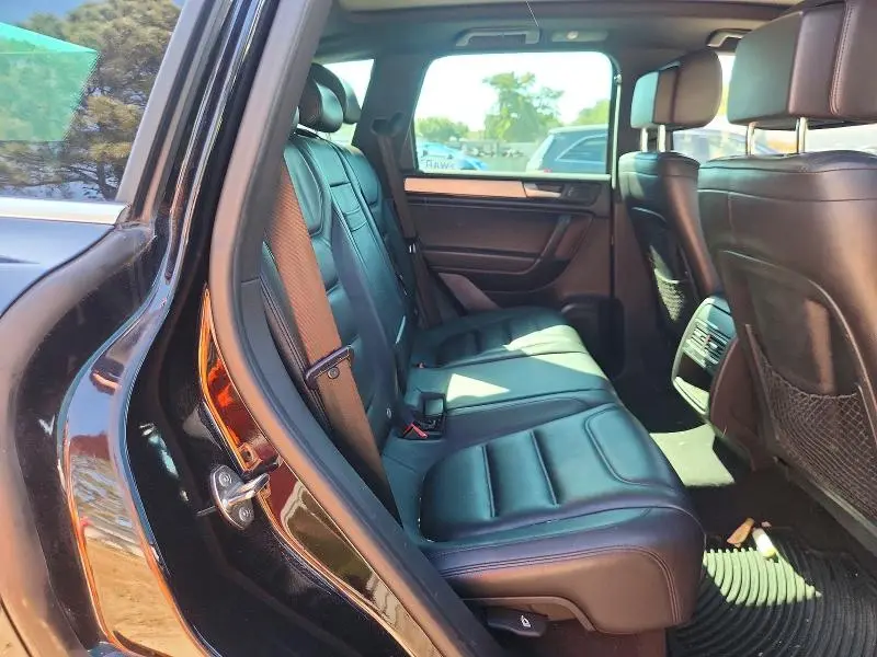 2014 VOLKSWAGEN TOUAREG V6  
