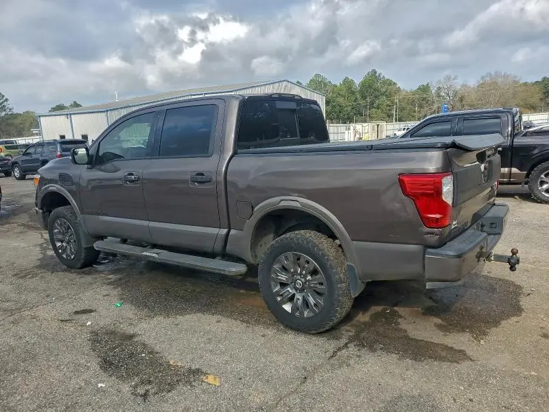 2017 NISSAN TITAN SV  