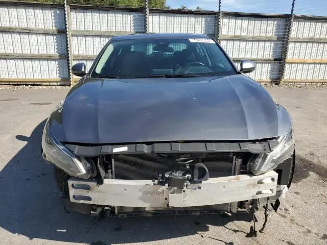 2021 NISSAN ALTIMA SV  