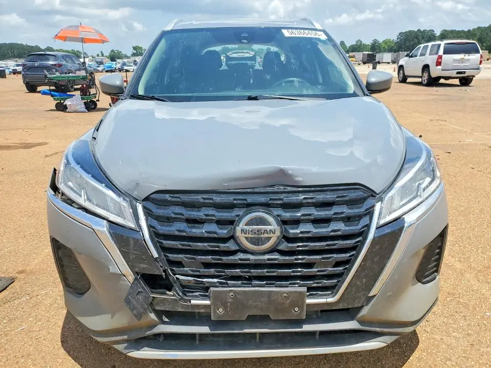 2021 NISSAN KICKS SV  