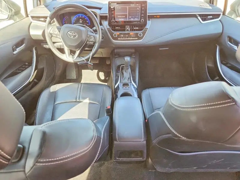2020 TOYOTA COROLLA XLE  